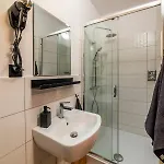 - Nocna Sowa Apartment *