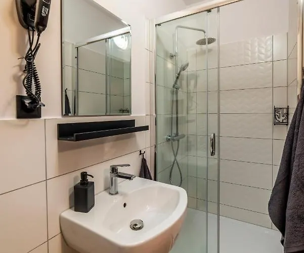 - Nocna Sowa Daire *